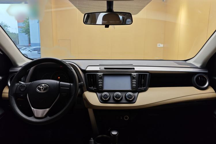 Used Toyota RAV4 2016 2.0L CVT Two-Wheel Drive Urban Edition China V Standard Audio And AC Panel
