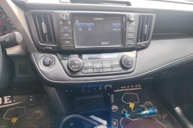 Used Toyota RAV4 2016 2.0L CVT Two-Wheel Drive Smart Edition China V Standard Audio And AC Panel