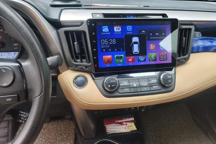 Used Toyota RAV4 2016 2.0L CVT Two-Wheel Drive Fashion Edition China V Standard Audio And AC Panel