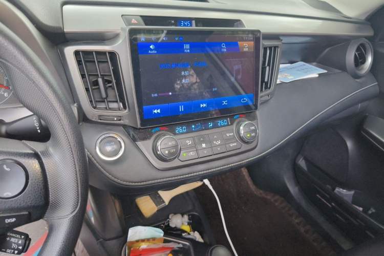 Used Toyota RAV4 2016 2.0L CVT Two-Wheel Drive Fashion Edition China V Standard Audio And AC Panel