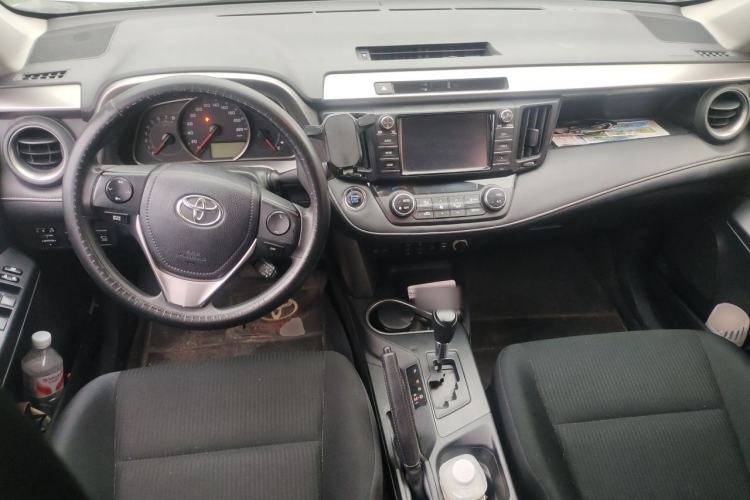 Used Toyota RAV4 2016 2.0L CVT Two-Wheel Drive Comfort Edition China V Standard Center Console