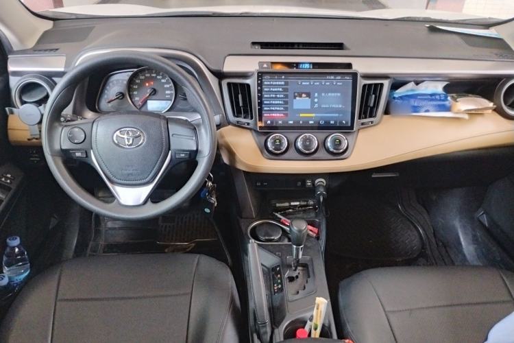 Used Toyota RAV4 2016 2.0L CVT Two-Wheel Drive Urban Edition China V Standard Center Console