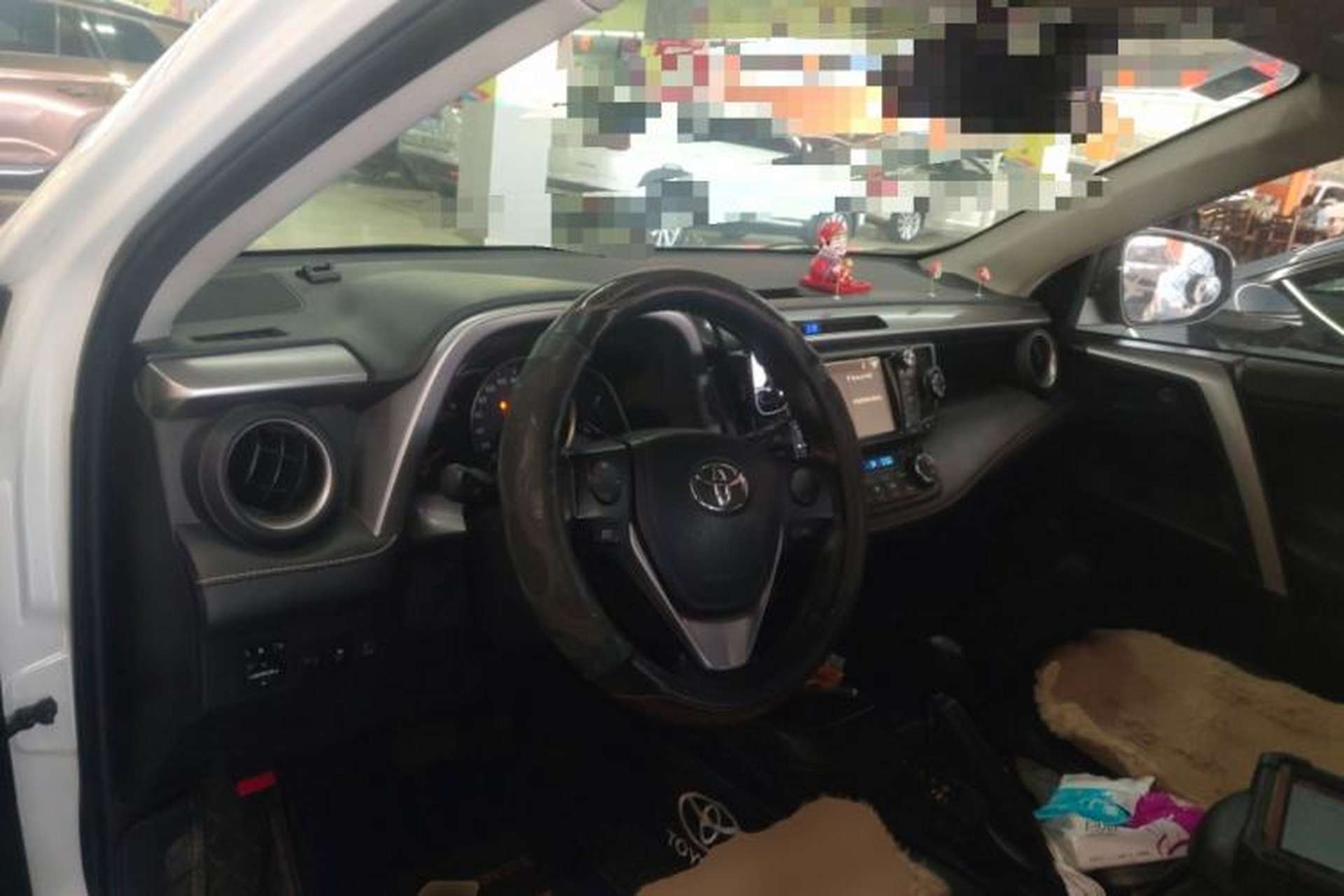 Used Toyota RAV4 2016 2.0L CVT Two-Wheel Drive Comfort Edition China V Standard Center Console