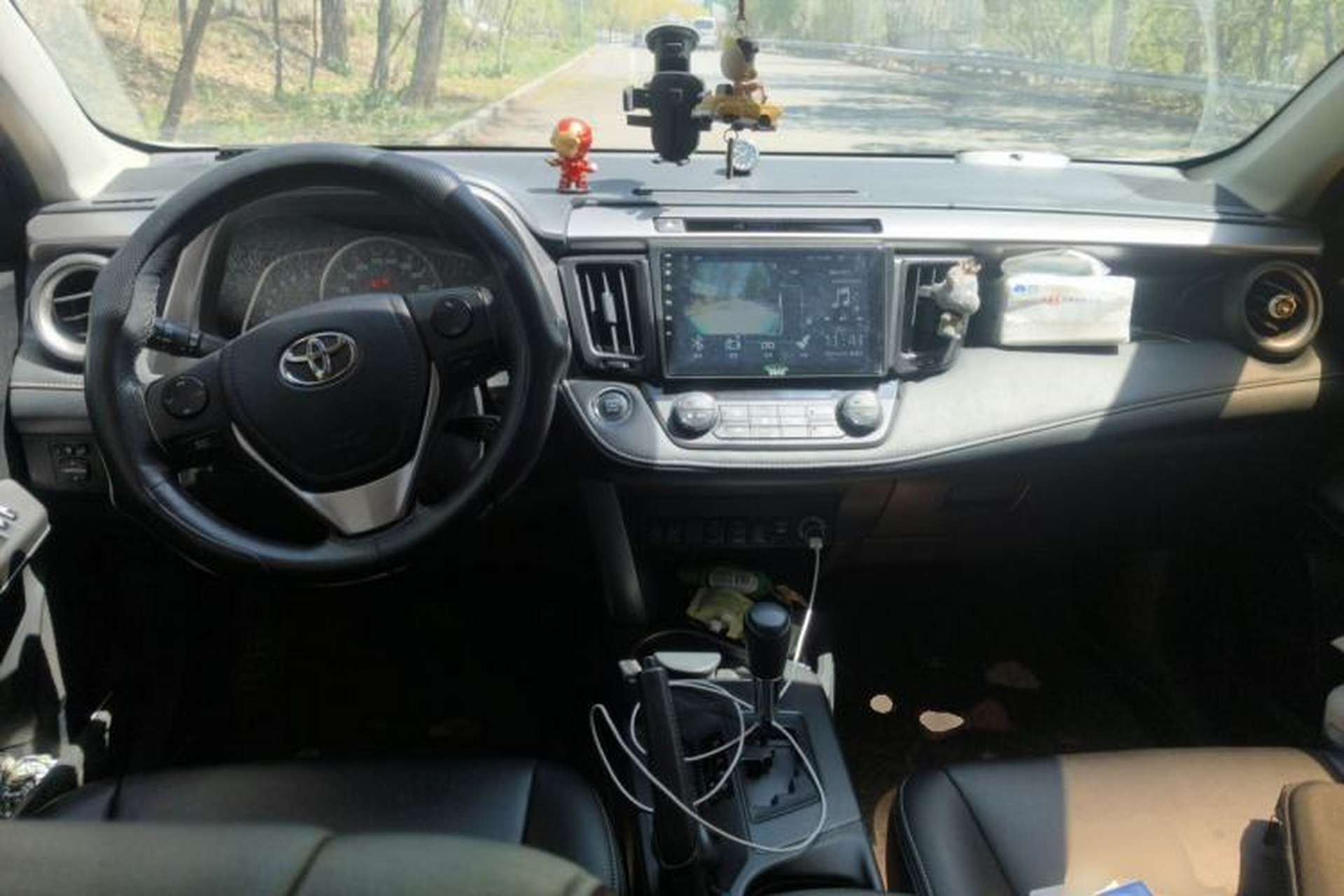 Used Toyota RAV4 2016 2.0L CVT Two-Wheel Drive Comfort Edition China V Standard Center Console