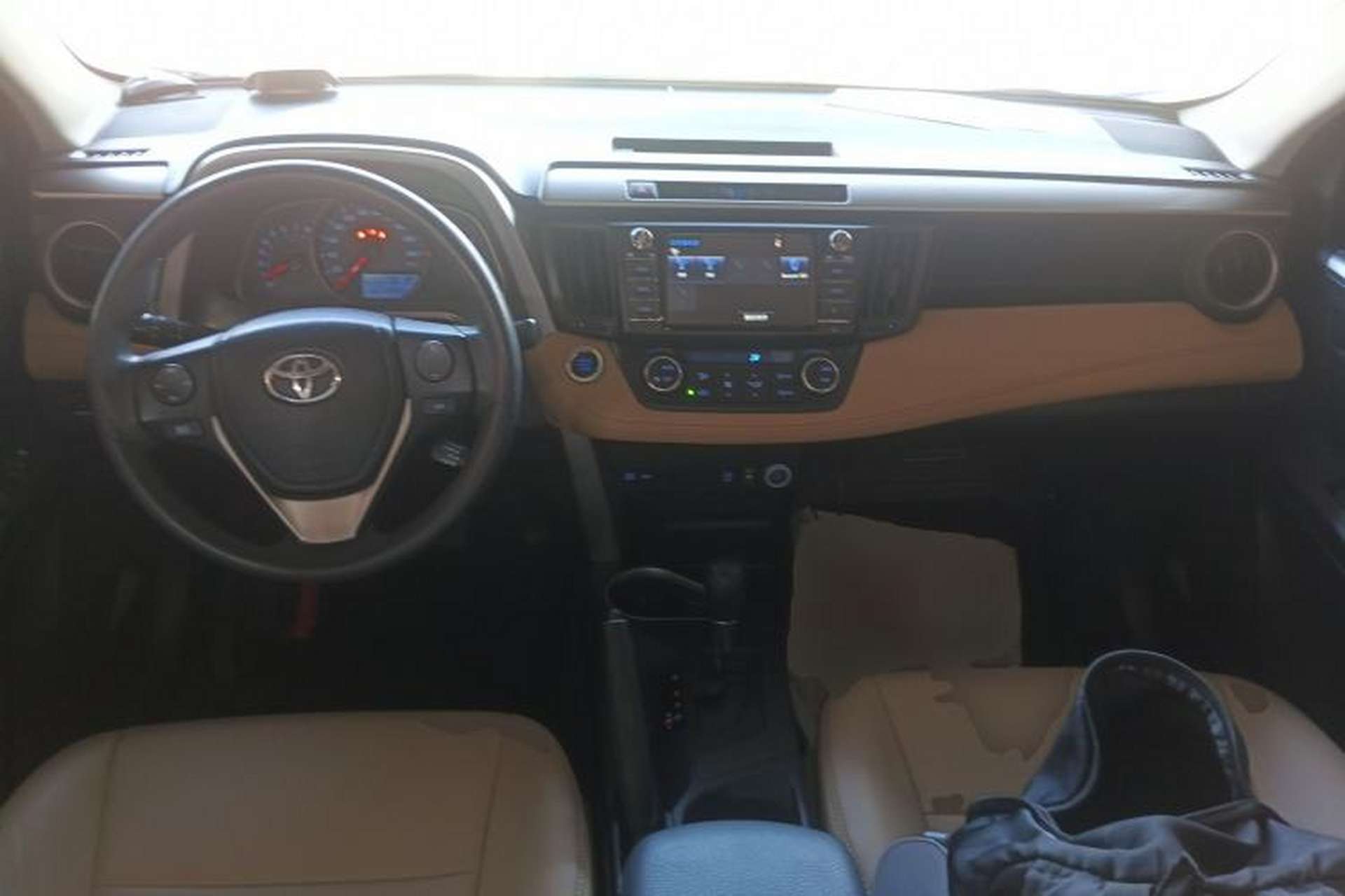 Used Toyota RAV4 2016 2.0L CVT Two-Wheel Drive Fashion Edition China V Standard Center Console