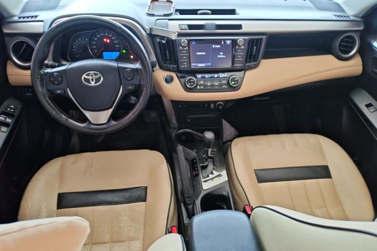 Used Toyota RAV4 2016 2.0L CVT Two-Wheel Drive Fashion Edition China V Standard Center Console