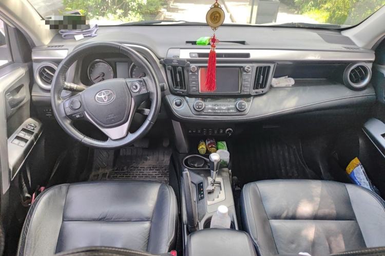 Used Toyota RAV4 2016 2.5L Automatic 4x4 Elite Edition Center Console