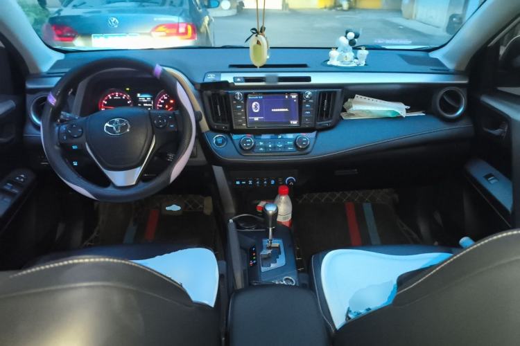 Used Toyota RAV4 2016 2.0L CVT 4x4 New Edition China V Standard Center Console