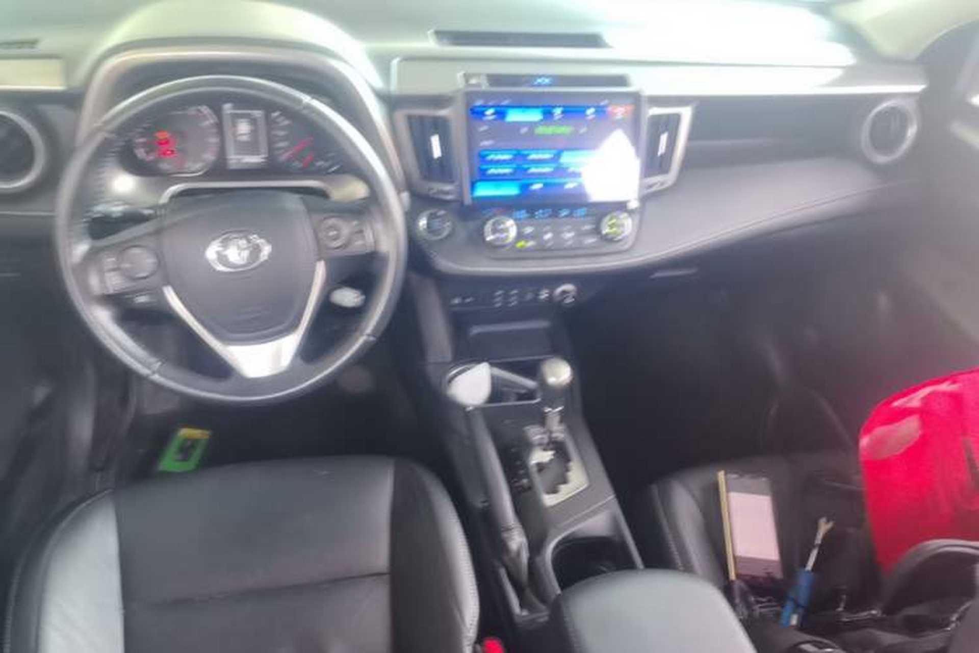 Used Toyota RAV4 2016 2.0L CVT Two-Wheel Drive Smart Edition China V Standard Center Console