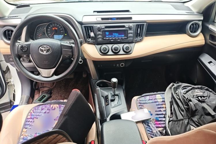 Used Toyota RAV4 2016 2.0L CVT Two-Wheel Drive Urban Edition China V Standard Center Console