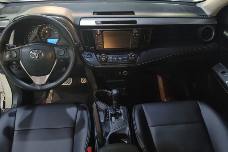 Used Toyota RAV4 2016 2.0L CVT Two-Wheel Drive Fashion Edition China V Standard Center Console