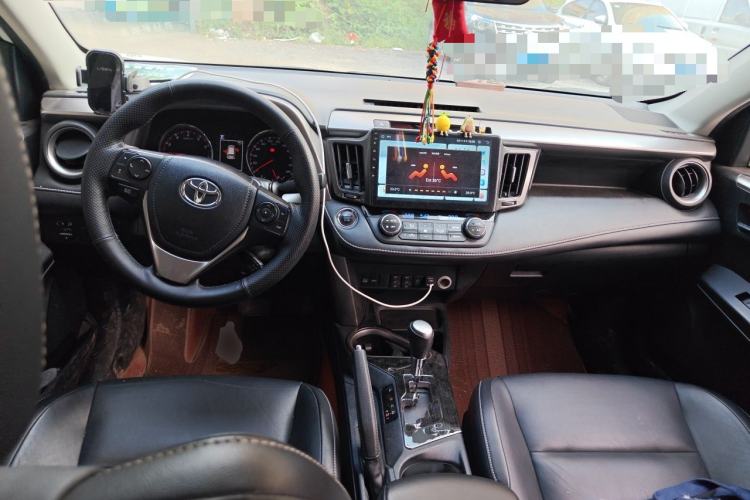 Used Toyota RAV4 2016 2.0L CVT Two-Wheel Drive Smart Edition China V Standard Center Console