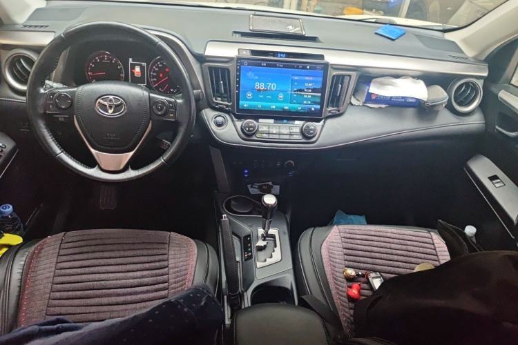 Used Toyota RAV4 2016 2.0L CVT Two-Wheel Drive Smart Edition China V Standard Center Console