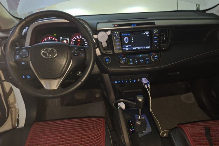 Used Toyota RAV4 2016 2.0L CVT 4x4 New Edition China V Standard Center Console