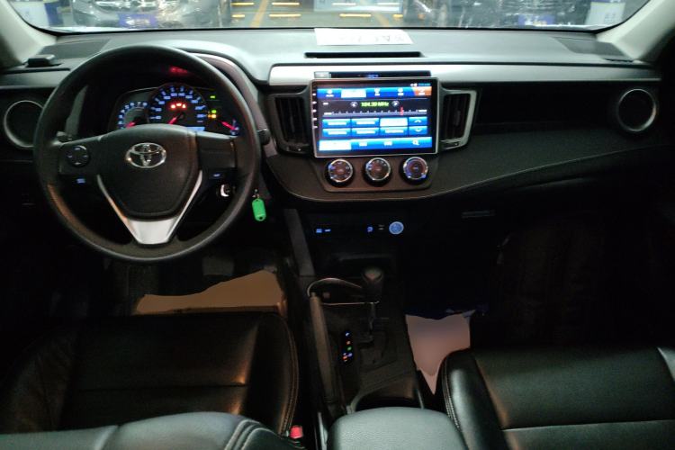 Used Toyota RAV4 2016 2.0L CVT Two-Wheel Drive Urban Edition China V Standard Center Console