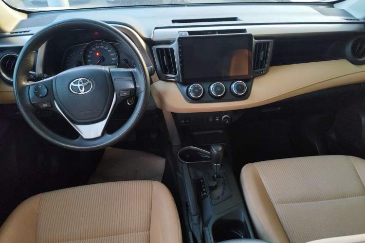 Used Toyota RAV4 2016 2.0L CVT Two-Wheel Drive Urban Edition China V Standard Center Console