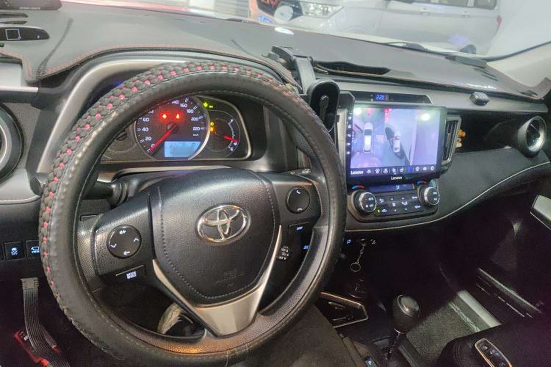 Used Toyota RAV4 2016 2.0L CVT Two-Wheel Drive Fashion Edition China V Standard Center Console
