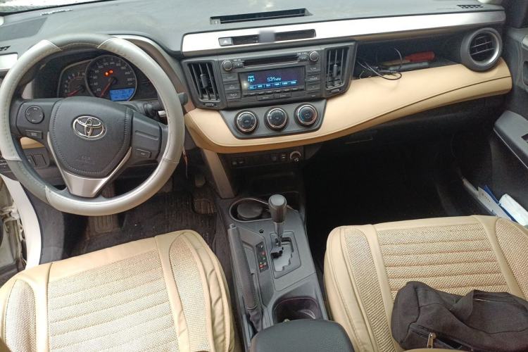Used Toyota RAV4 2016 2.0L CVT Two-Wheel Drive Urban Edition China V Standard Center Console