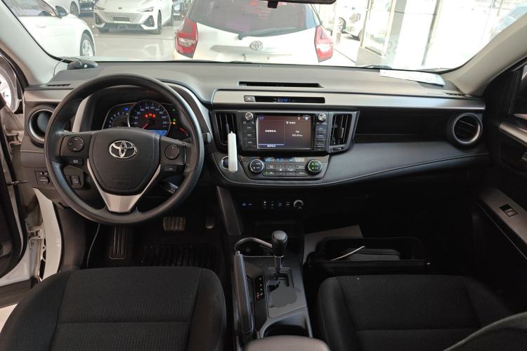 Used Toyota RAV4 2016 2.0L CVT Two-Wheel Drive Comfort Edition China V Standard Center Console