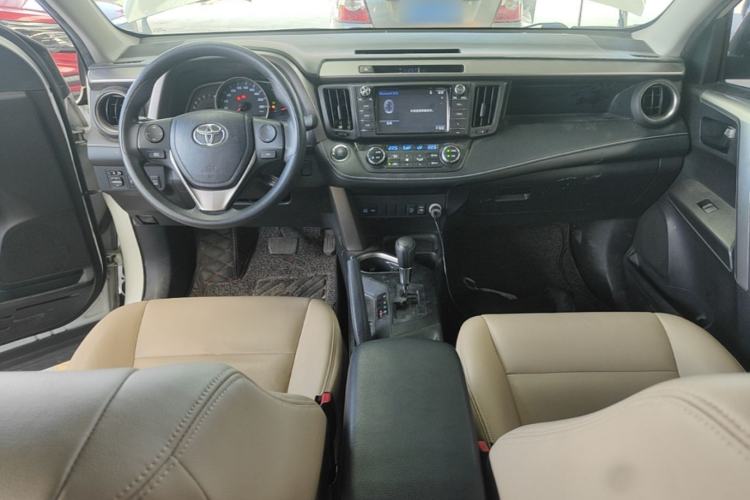 Used Toyota RAV4 2016 2.0L CVT Two-Wheel Drive Fashion Edition China V Standard Center Console