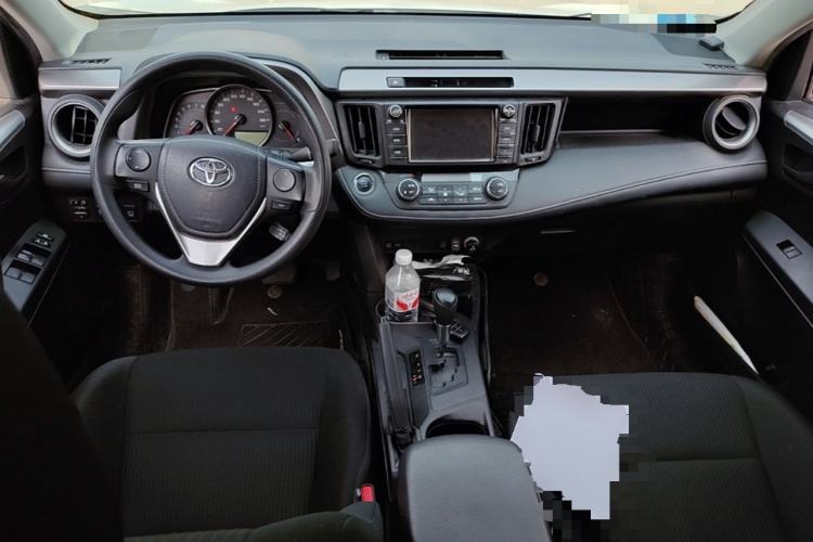 Used Toyota RAV4 2016 2.0L CVT Two-Wheel Drive Fashion Edition China V Standard Center Console