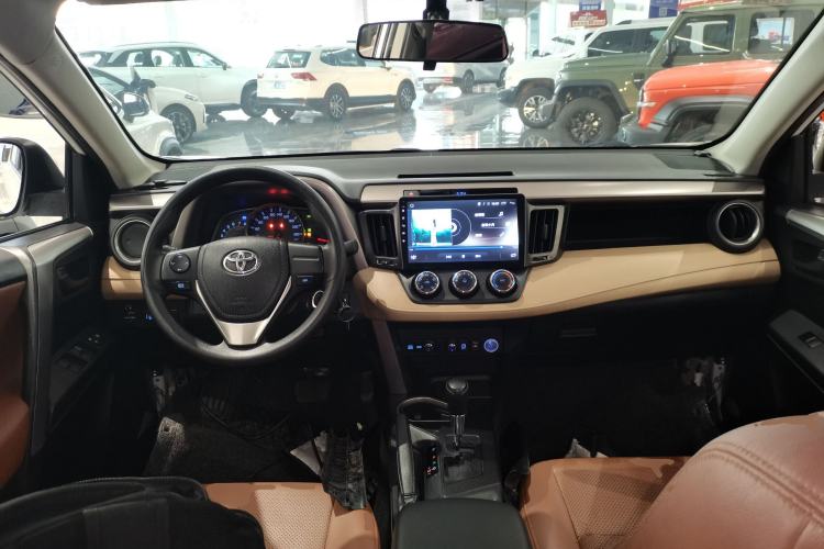 Used Toyota RAV4 2016 2.0L CVT Two-Wheel Drive Urban Edition China V Standard Center Console