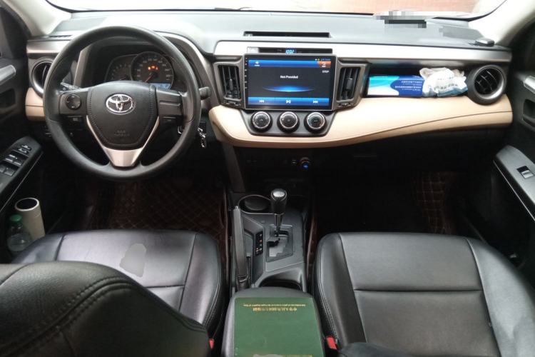 Used Toyota RAV4 2016 2.0L CVT Two-Wheel Drive Urban Edition China V Standard Center Console