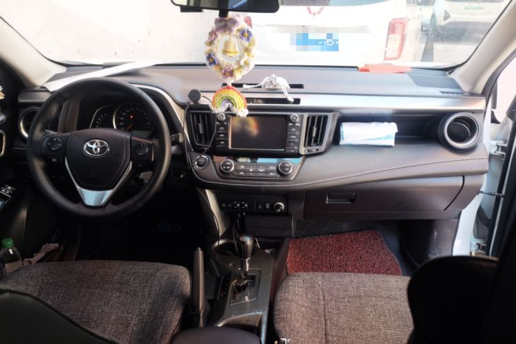 Used Toyota RAV4 2016 2.0L CVT Two-Wheel Drive Fashion Edition China V Standard Center Console