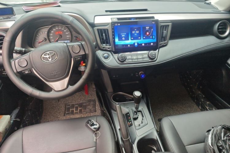 Used Toyota RAV4 2016 2.0L CVT Two-Wheel Drive Fashion Edition China V Standard Center Console