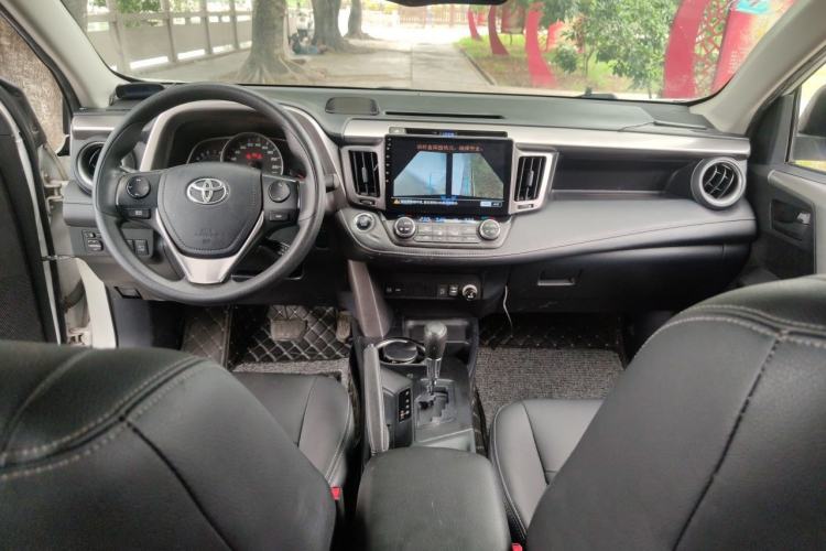 Used Toyota RAV4 2016 2.0L CVT Two-Wheel Drive Fashion Edition China V Standard Center Console