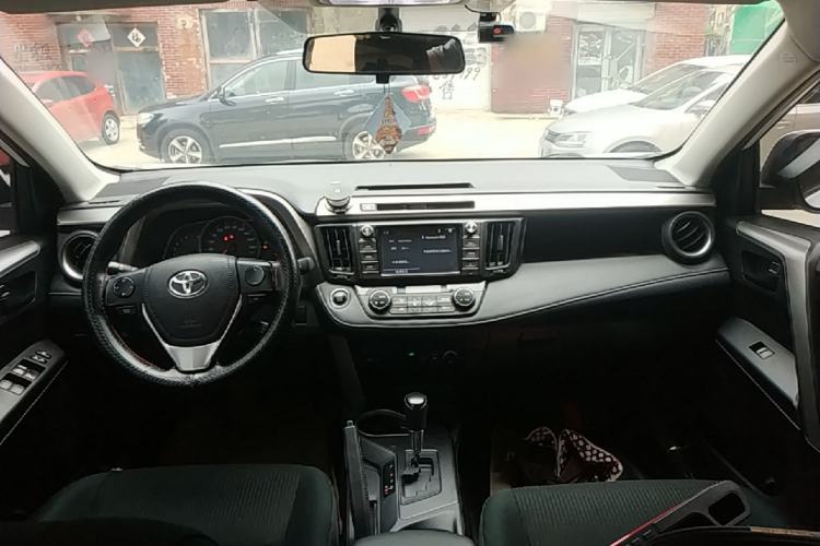 Used Toyota RAV4 2016 2.0L CVT Two-Wheel Drive Fashion Edition China V Standard Center Console
