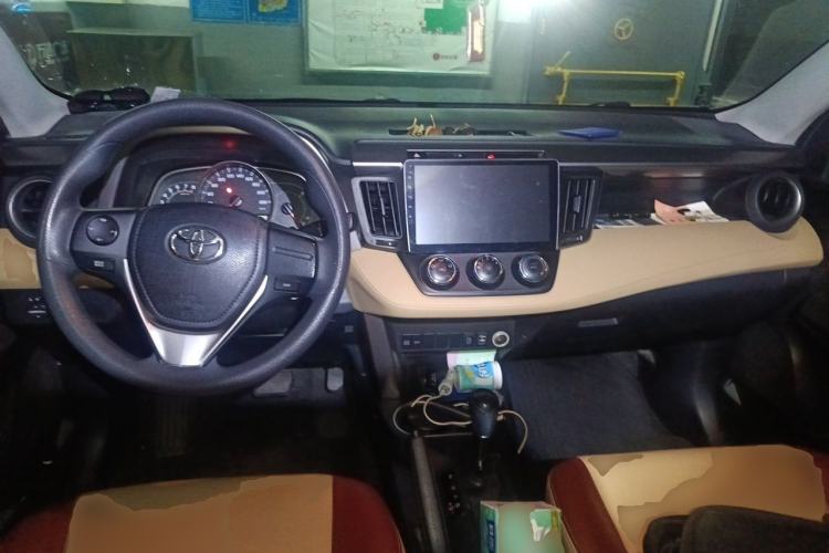 Used Toyota RAV4 2016 2.0L CVT Two-Wheel Drive Urban Edition China V Standard Center Console