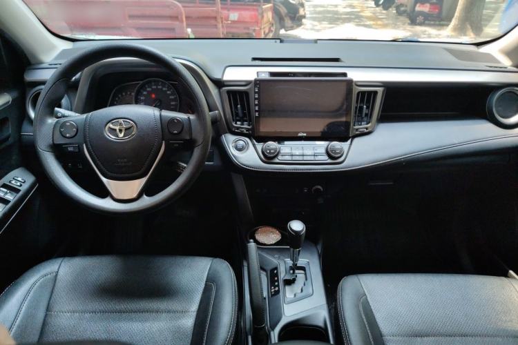 Used Toyota RAV4 2016 2.0L CVT Two-Wheel Drive Fashion Edition China V Standard Center Console