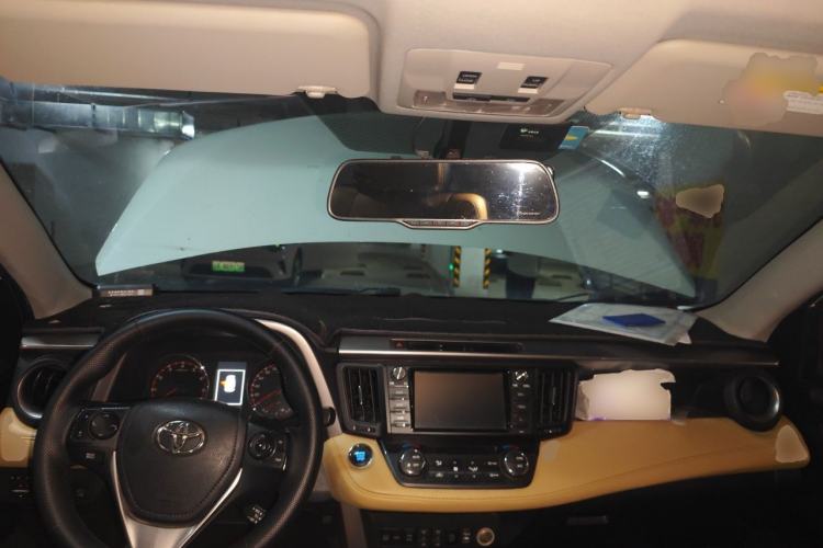 Used Toyota RAV4 2016 2.0L CVT 4x4 New Edition China V Standard Center Console