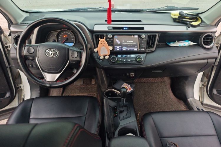 Used Toyota RAV4 2016 2.0L CVT Two-Wheel Drive Fashion Edition China V Standard Center Console