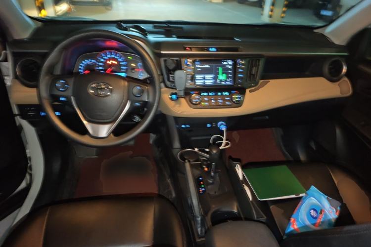 Used Toyota RAV4 2016 2.0L CVT Two-Wheel Drive Fashion Edition China V Standard Center Console