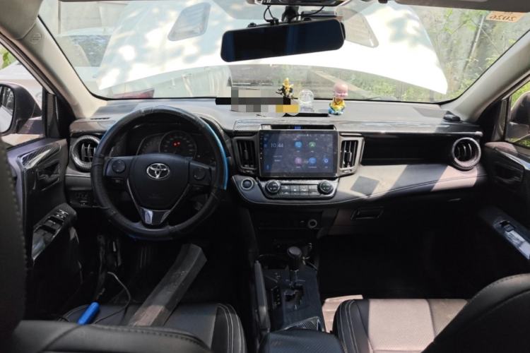 Used Toyota RAV4 2016 2.0L CVT Two-Wheel Drive Fashion Edition China V Standard Center Console