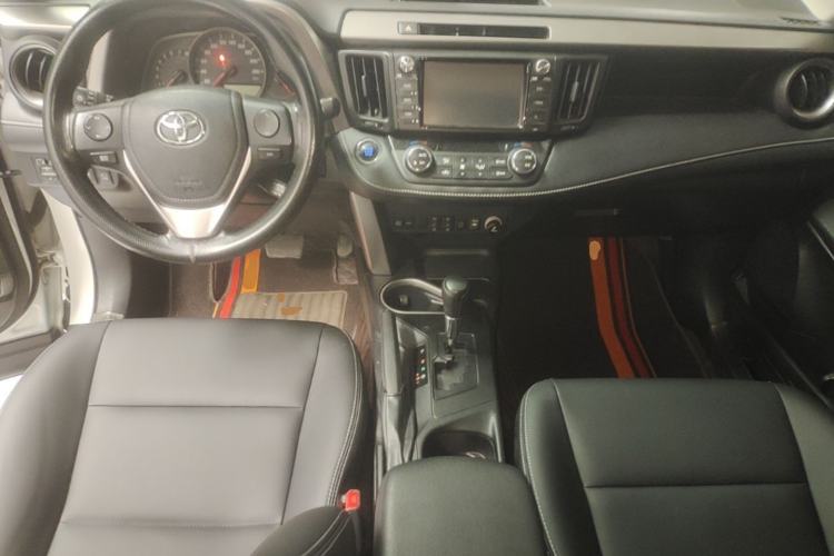 Used Toyota RAV4 2016 2.0L CVT Two-Wheel Drive Comfort Edition China V Standard Center Console