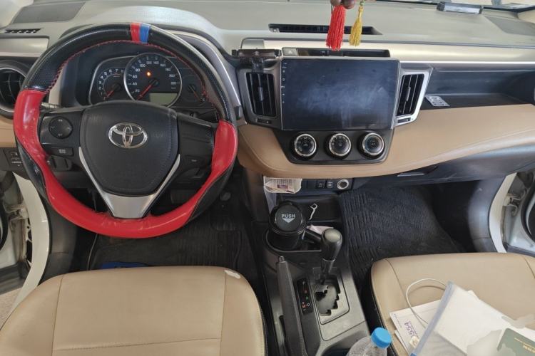 Used Toyota RAV4 2016 2.0L CVT Two-Wheel Drive Urban Edition China V Standard Center Console