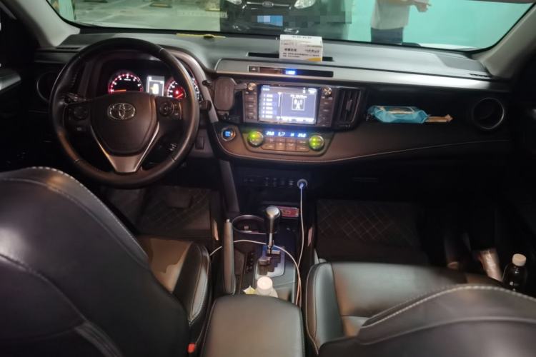 Used Toyota RAV4 2016 2.0L CVT Two-Wheel Drive Smart Edition China V Standard Center Console