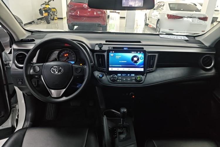 Used Toyota RAV4 2016 2.0L CVT Two-Wheel Drive Fashion Edition China V Standard Center Console