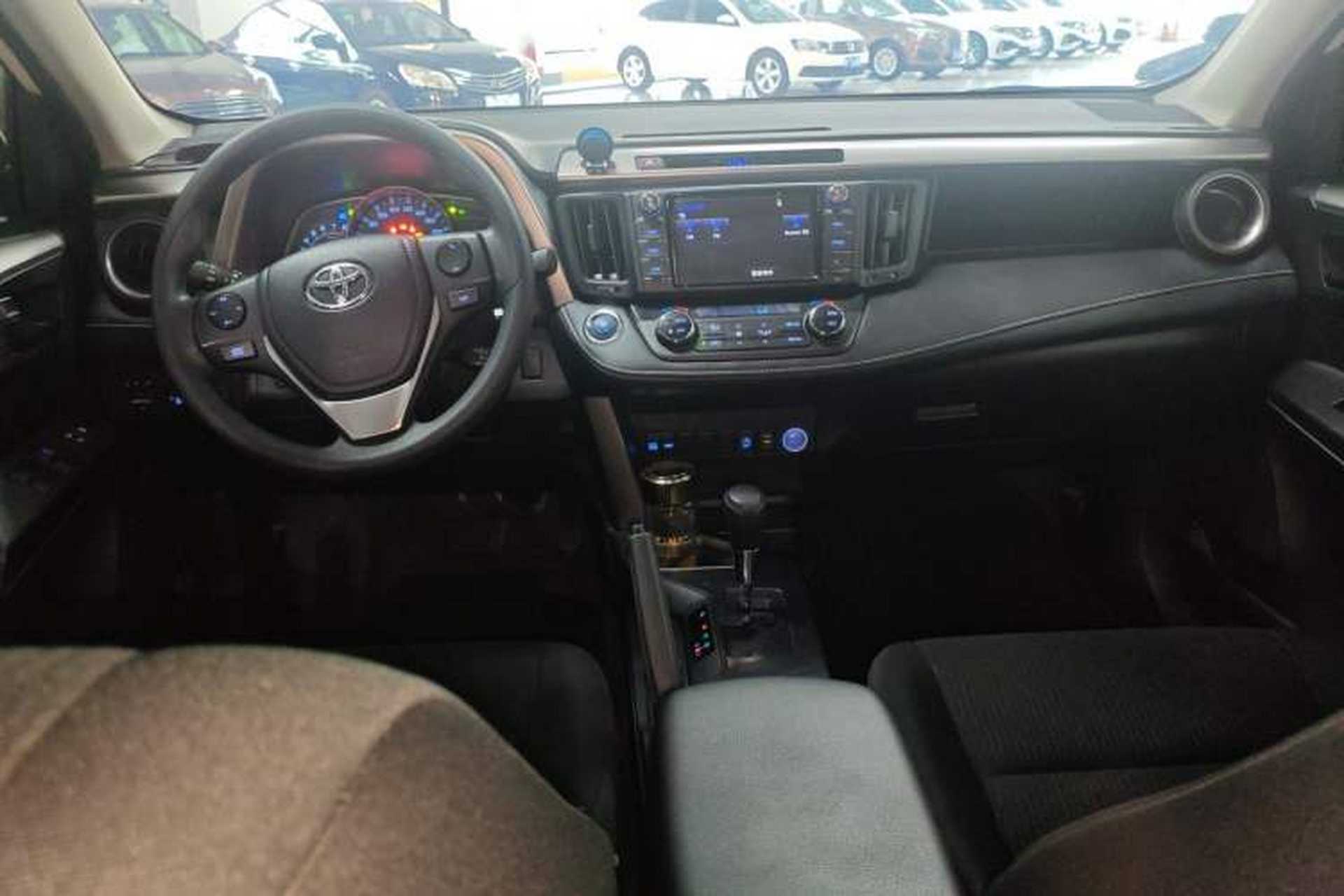 Used Toyota RAV4 2016 2.0L CVT Two-Wheel Drive Fashion Edition China V Standard Center Console