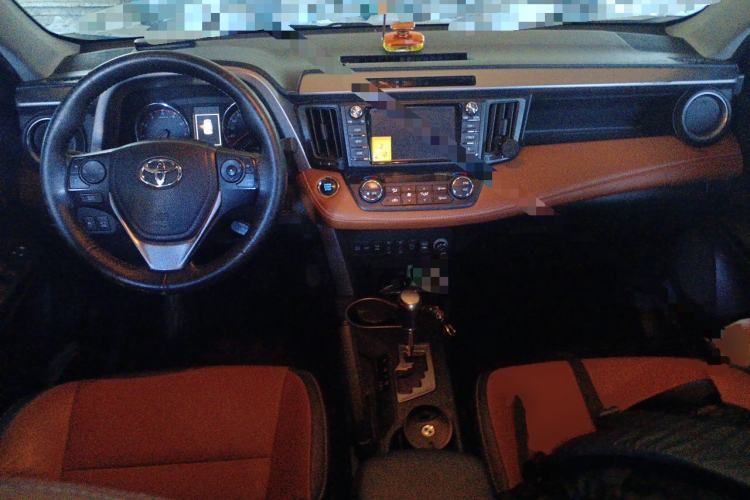 Used Toyota RAV4 2016 2.5L Automatic 4x4 Elite Edition Center Console