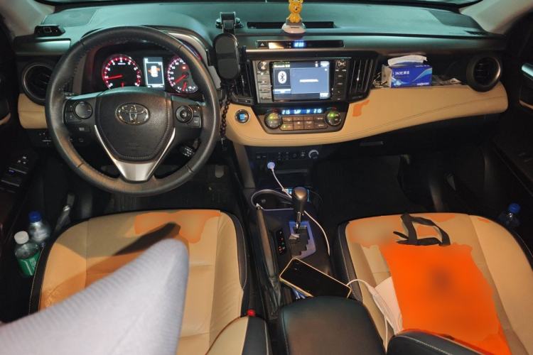 Used Toyota RAV4 2016 2.0L CVT Two-Wheel Drive Smart Edition China V Standard Center Console