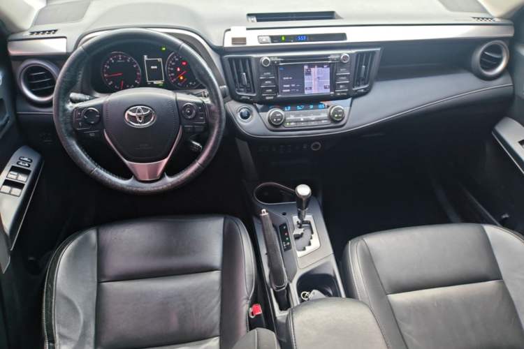Used Toyota RAV4 2016 2.5L Automatic 4x4 Prestige Edition Center Console