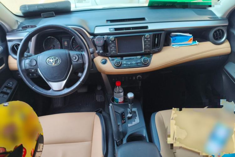 Used Toyota RAV4 2016 2.0L CVT Two-Wheel Drive Smart Edition China V Standard Center Console
