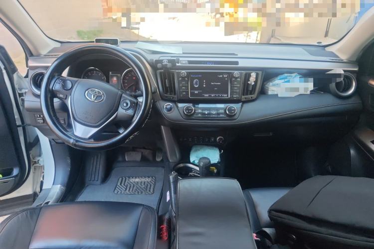 Used Toyota RAV4 2016 2.5L Automatic 4x4 Elite Edition Center Console