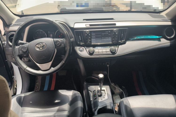 Used Toyota RAV4 2016 2.5L Automatic 4x4 Elite Edition Center Console
