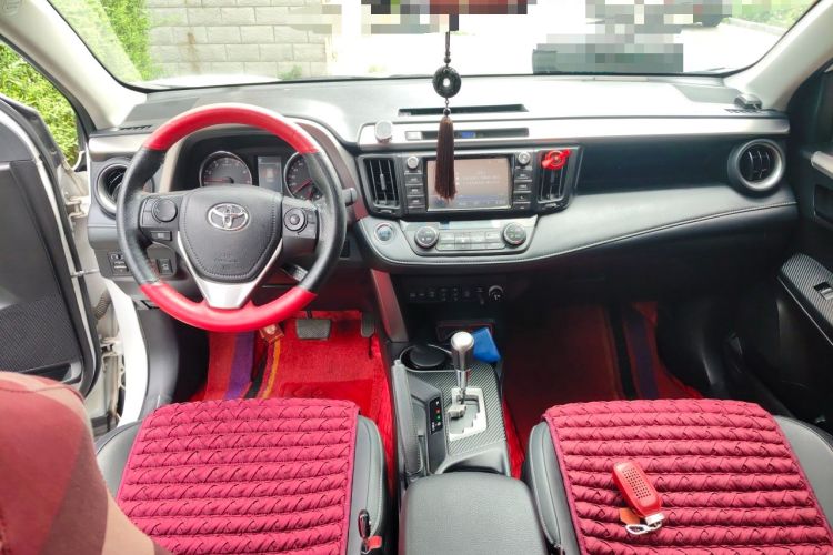 Used Toyota RAV4 2016 2.5L Automatic 4x4 Elite Edition Center Console