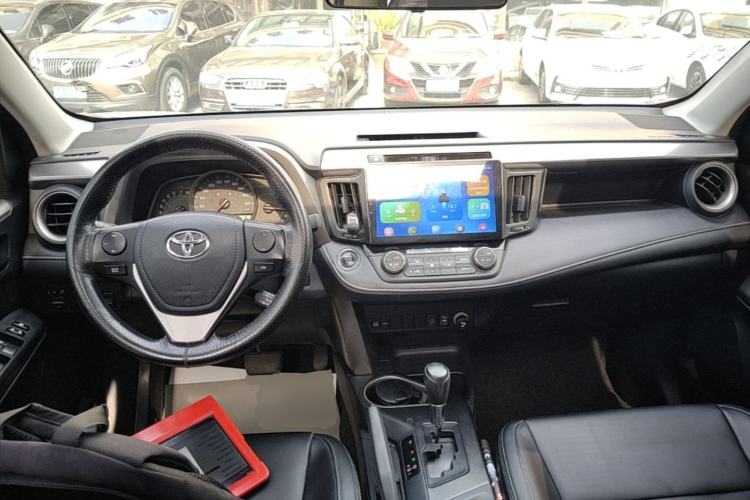 Used Toyota RAV4 2016 2.0L CVT Two-Wheel Drive Fashion Edition China V Standard Center Console